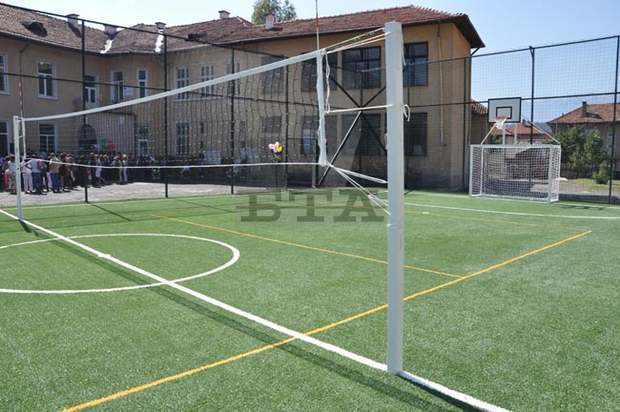 Многофункционална спортна  площадка бе открита  в разложкото село Елешница