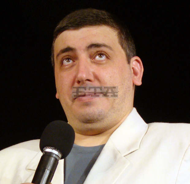 Кметът Пламен Стоилов е връчил златна значка "Русе" на актьора Герасим Георгиев-Геро