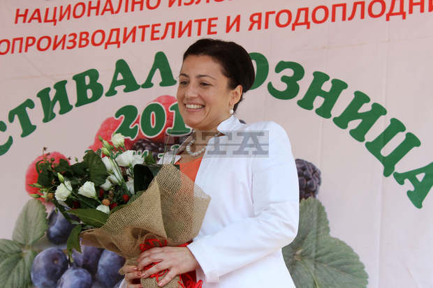 Десислава Танева: Производителите на малинище получат допълнително финансиране над 2 100 000 лв. Десислава Танева: Производителите на малинище получат допълнително финансиране над 2 100 000 лв.
