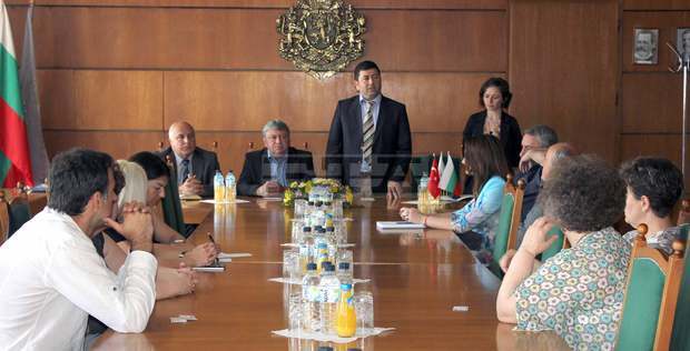 Търговският аташе при Генералното консулство на Турция в Пловдив Баръш Йеничери днес се e срещнал с представители на бизнеса в Плевен