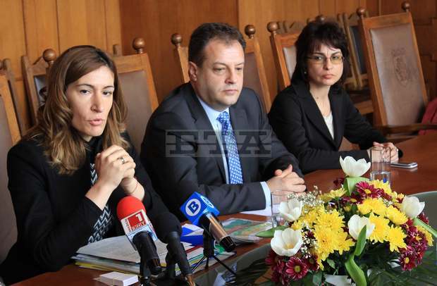 През март започва реклама за България почетири европейски телевизии под мотото "Открий и сподели"