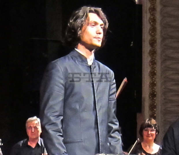 Йордан Камджалов ще гостува отново в Плевен с програма под мотото "Музикална лаборатория за човека"