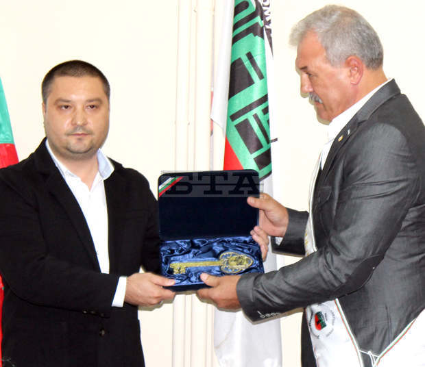 Борецът Ефраим Камберов бе удостоен със званието Почетен гражданин на община Омуртаг