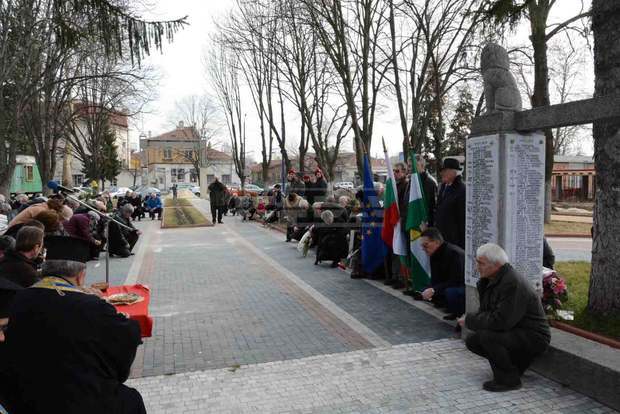 С възпоменателна церемония в Пазарджик бе почетена паметта на загиналите войни от 27 Чепински пехотен полк С възпоменателна церемония в Пазарджик бе почетена паметта на загиналите войни от 27 Чепински пехотен полк