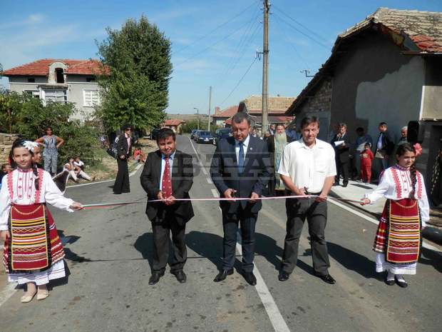 В Павликени са ремонтирани 16 километра пътища, които свързват осем населени места в общината