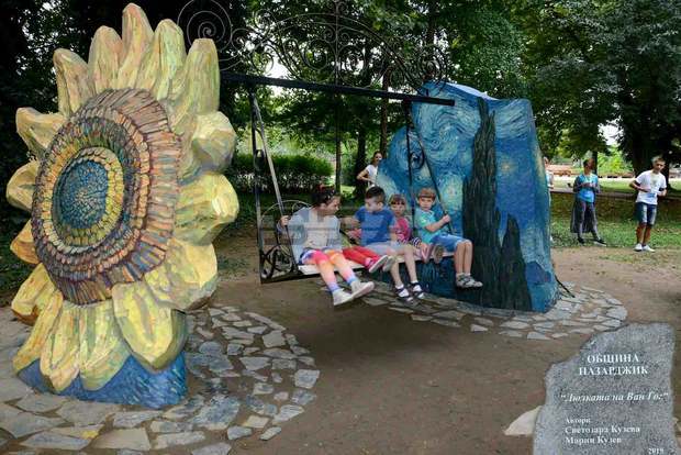 Нов скулптурен проект откри кметът на Пазарджик 