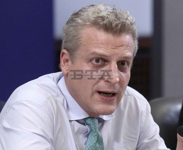 Според министър Петър Москов преструктурирането на спешната помощ в област Благоевград се осъществява при добра координация Според министър Петър Москов преструктурирането на спешната помощ в област Благоевград се осъществява при добра координация