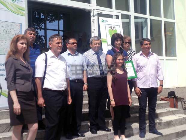 Община Разград получи дарение - четири екотабели