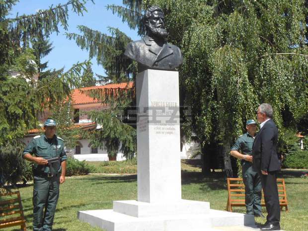 Бъст-паметникна Христо Ботевбе открит в гр. Гоце Делчев