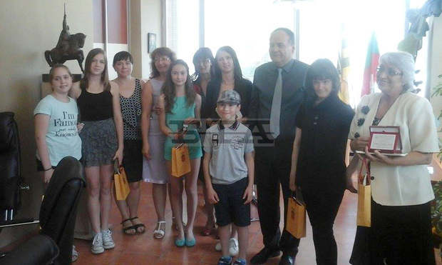 Пернишки таланти спечелиха награди в конкурс за поезия в Италия