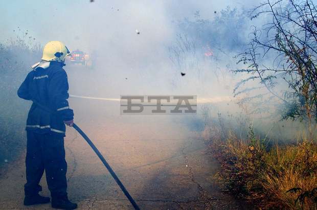 Няма допълнително изгоряла гора при втория пожар край Брезник, районът се наблюдава Няма допълнително изгоряла гора при втория пожар край Брезник, районът се наблюдава