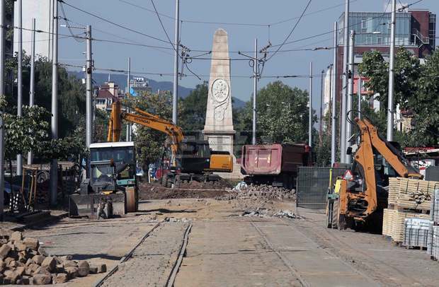 Кръстовището на Руски паметник се затваря временно за автомобили