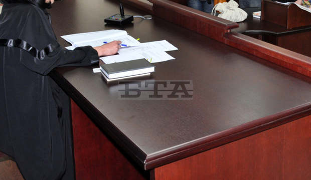 Затворник е изправен на подсъдимата скамейка за бягство Затворник е изправен на подсъдимата скамейка за бягство
