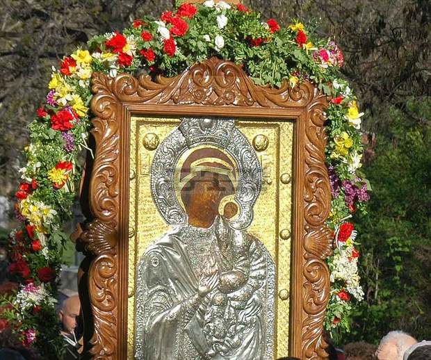 Алфатарци тази вечер  посрещат чудотворна икона на Света Богородица от Бачковския манастир