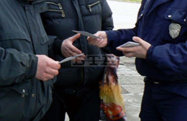 Брошури със съвети за предпазване от телефонни измамници разпространява полицейската дирекция в Монтана Брошури със съвети за предпазване от телефонни измамници разпространява полицейската дирекция в Монтана