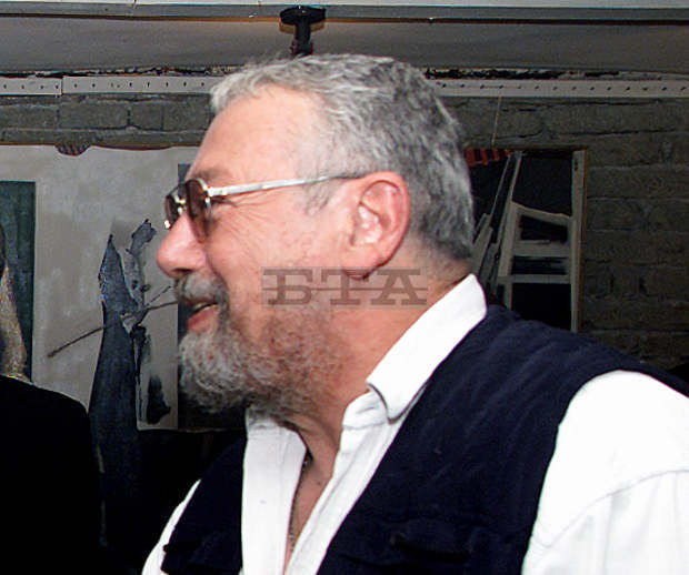 Проф. Теофан Сокеровпредставя най-новите си живописни платнав "Двореца" в Балчик