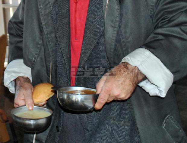 Топъл обяд за социално слаби жители на община Лозница ще  осигури КНСБ