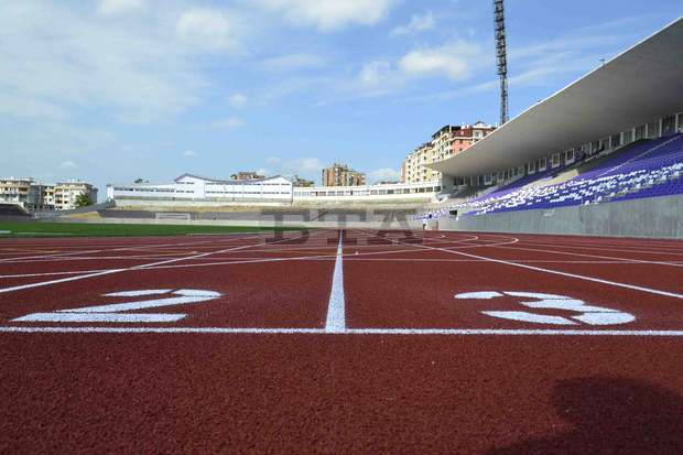 Обновеният терен на Стадион "Ивайло" и ремонтираният Комплексен онкологичен центървъв Велико Търново ще бъдат открити днес