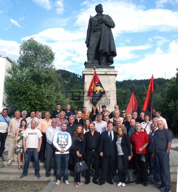 В Благоевград честваха 25 години от възстановяването на ВМРО