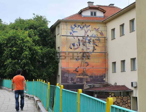 Инициативата "Зелени калкани" оживи и сградата  на училище в Благоевград