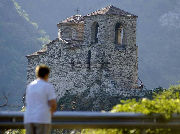 Църквата от Асенова крепост е държавна собственост и няма да се прехвърля на Бачковския манастир 