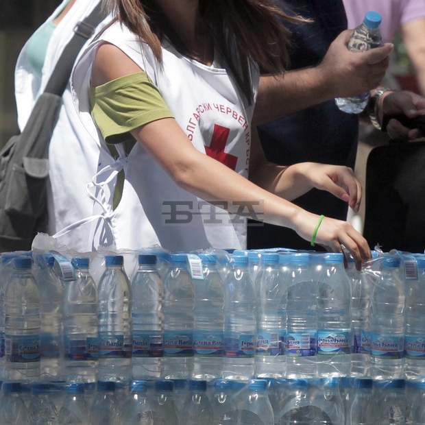 БЧК в Ямбол разкри временен пункт  за предоставяне на  минерална вода 