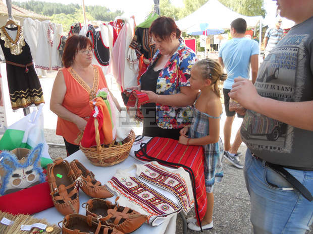 Българи, сърби и македонци участват в традиционния международен фeстивал "Балканска черга"