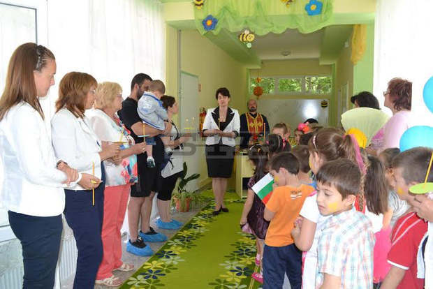 Вицепремиерът Ивайло Калфин и кметът на Стара Загора Живко Тодоров откриха нова детска градина в Стара Загора Вицепремиерът Ивайло Калфин и кметът на Стара Загора Живко Тодоров откриха нова детска градина в Стара Загора