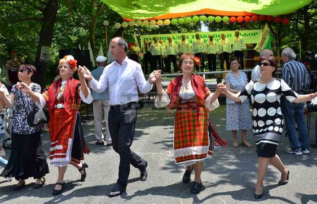 Близо 200 изпълнители се включиха в Национален тракийски събор "Кърджали 2015