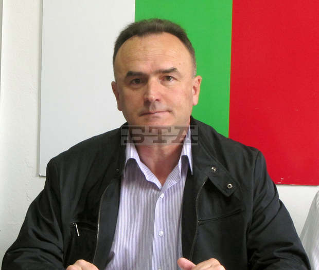 Организацията на "Атака" в Перник иска местен референдум за евентуалното закриване на четири кметства