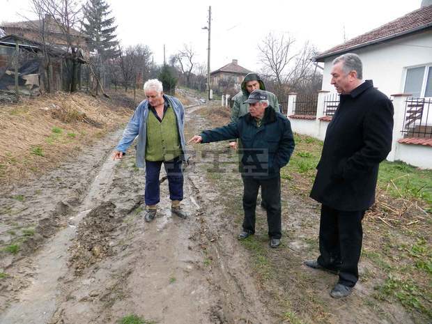 Във видинското село Симеоново 26 къщи са наводнени от подпочвени и скатни води Във видинското село Симеоново 26 къщи са наводнени от подпочвени и скатни води