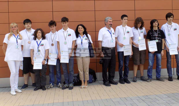 България спечели два златни медала от Балканиадата по информатика