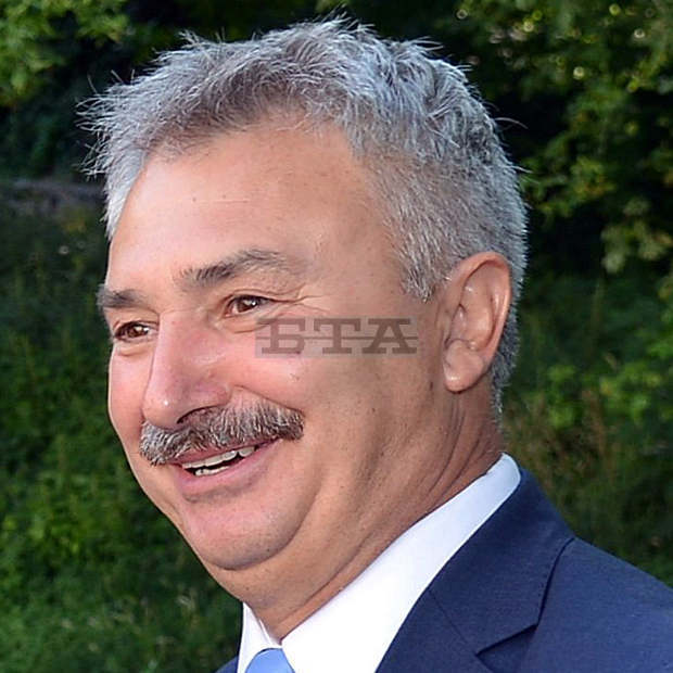 Кметът на Монтана Златко Живков откри ремонтиран мост в село Смоляновци Кметът на Монтана Златко Живков откри ремонтиран мост в село Смоляновци