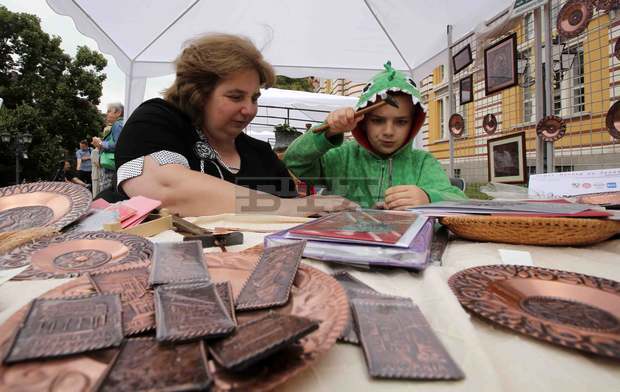 Панаир на занаятите бе открит днес в столицата