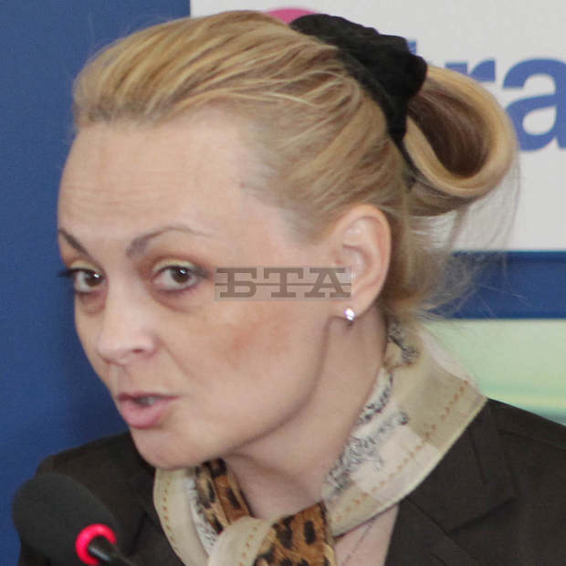 Поли Карастоянова поздравява по повод 24 май дейците на културата и просветата 