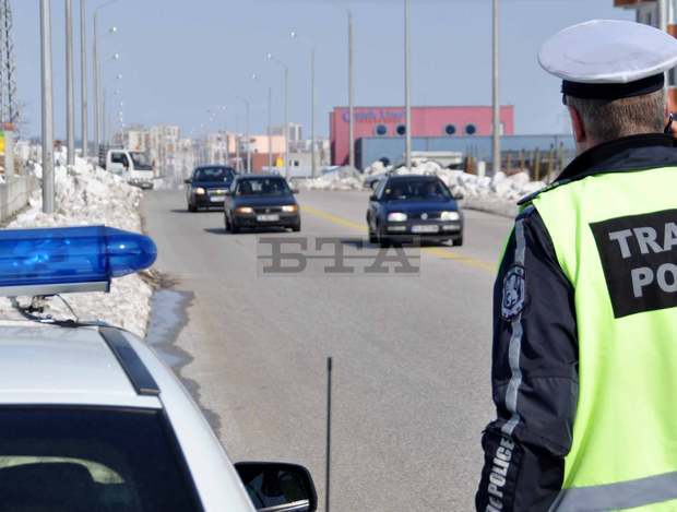 Полицаи са установили 61 водачи, шофирали с превишена скорост  в Шуменско през денонощието 