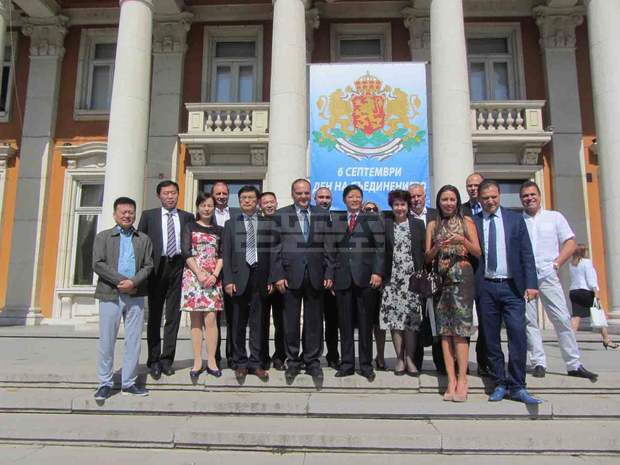 Китайска делегация  гостува в  Перник