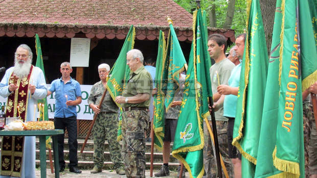 Застрашен е традиционно наследеният народностен характер на лова от 130 години, смята главният секретар на СЛРБ Васил Василев