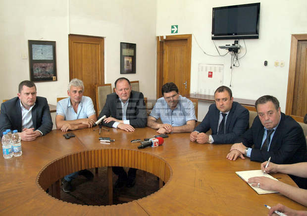 Председателят на НС на БСП Михаил Миков се срещна в Шумен с регионални лидери на партията от Североизточна България 