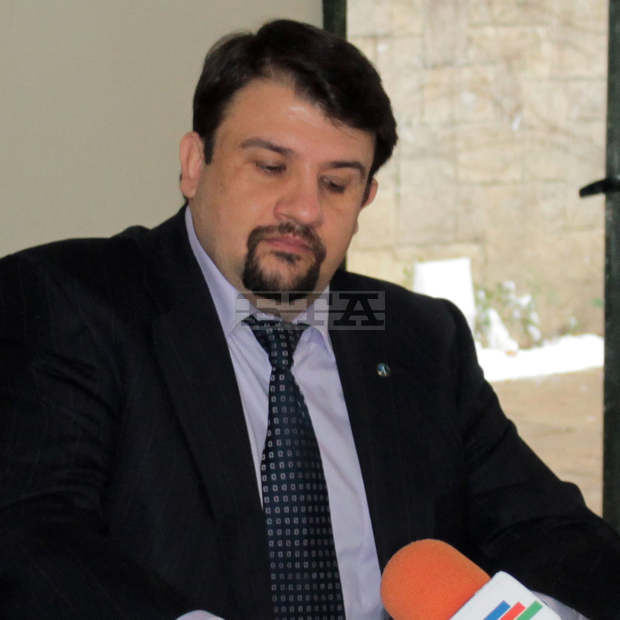 Туристическият бизнес трябва да бъде подпомогнат с облекчаване на визовия режим за руски летовници, смята депутатът Настимир Ананиев Туристическият бизнес трябва да бъде подпомогнат с облекчаване на визовия режим за руски летовници, смята депутатът Настимир Ананиев