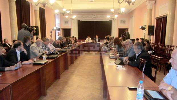 Общинският съвет в Перник учреди национален литературен конкурс на името на поета Константин Павлов