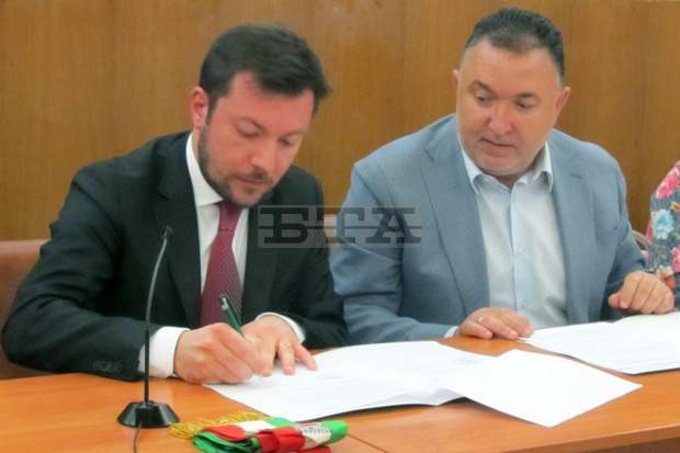 Община Карлово се побратими с италианската община Озио Сотто