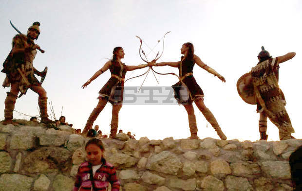 Стотици изкачиха Перперикон за 15-то издание на едноименния фестивал на изкуствата