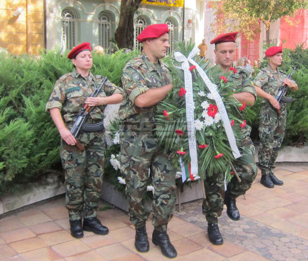 В Плевен венец по повод на Деня на независимостта бе поднесен от името на председателя на парламента