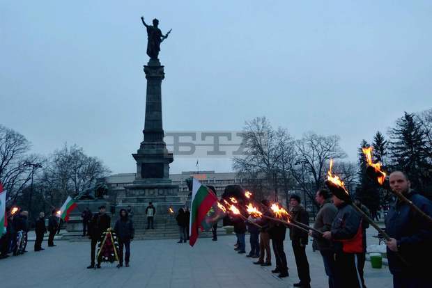 Факелно шествие по повод на 142 години от гибелта на Васил Левски организира ВМРО-БНД в Русе Факелно шествие по повод на 142 години от гибелта на Васил Левски организира ВМРО-БНД в Русе