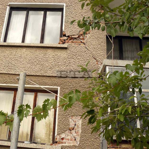 Още една къща  се пропука в пернишкия  квартал Рудничар