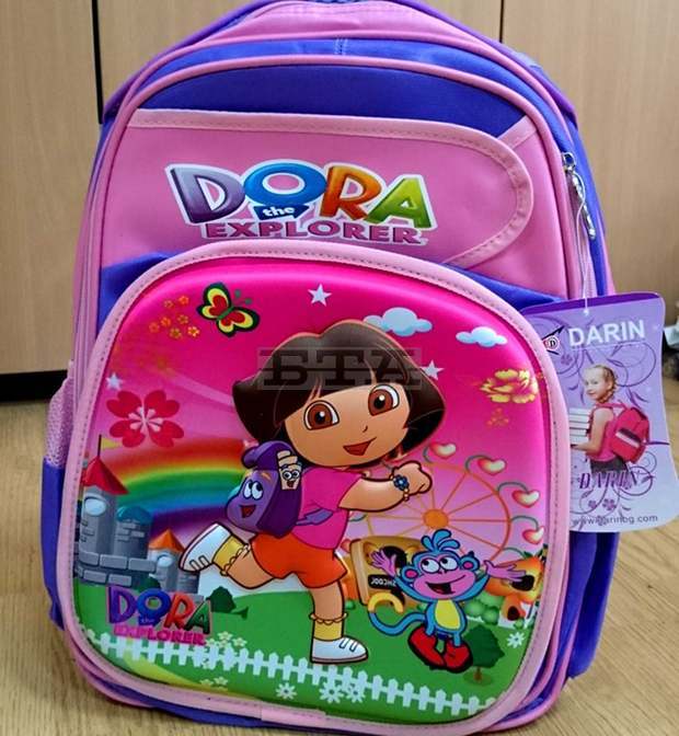 Митничари от Варна задържаха контейнер с близо 5000 детски раници-менте