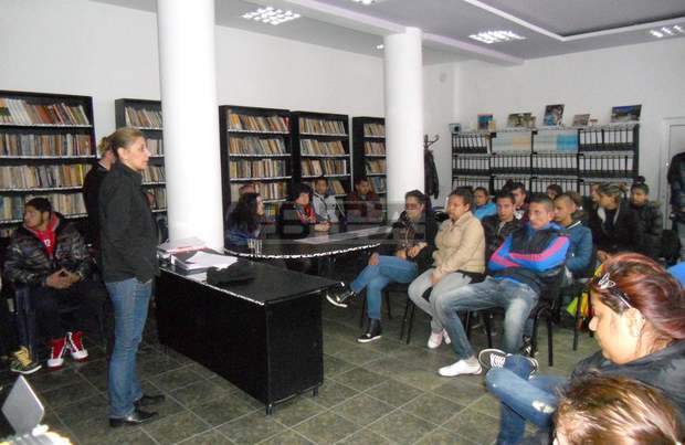 Младежка фондация ще мотивира млади роми да продължат образованието си във висши училища