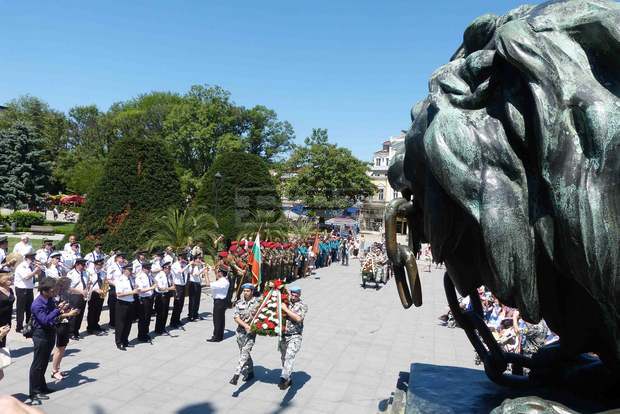 Русе почетe паметта на Христо Ботев и загиналите за свободата на България 