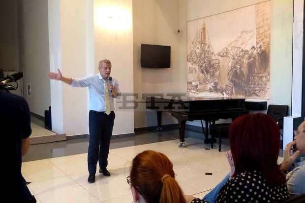 Според Петър Москов обединяването на специализираните центрове с болниците ще се разглежда индивидуално 